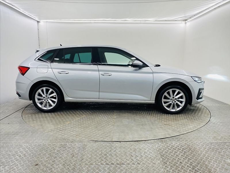 Škoda Scala 1,0 TSI 85kW Top Selection - fotka 25 z 27