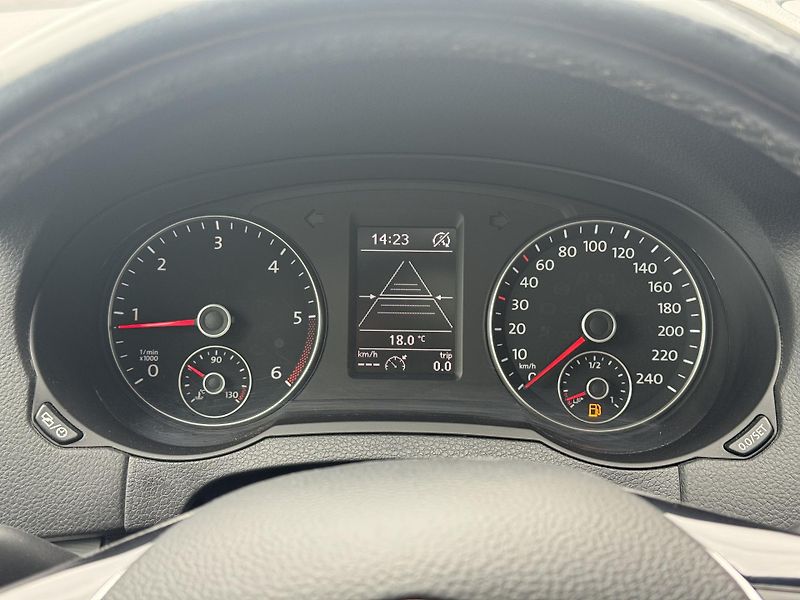 Volkswagen Sharan (2017) 2.0TDi 110kW 4M Highline 7míst - fotka 32 z 52
