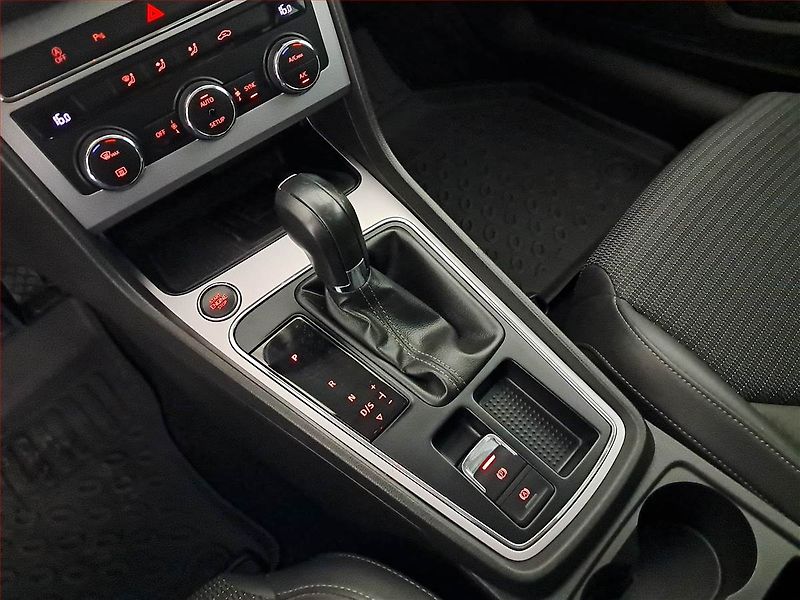 Seat Leon (2019) 2.0 TSI, Automat, Kůže, Navi - fotka 13 z 21