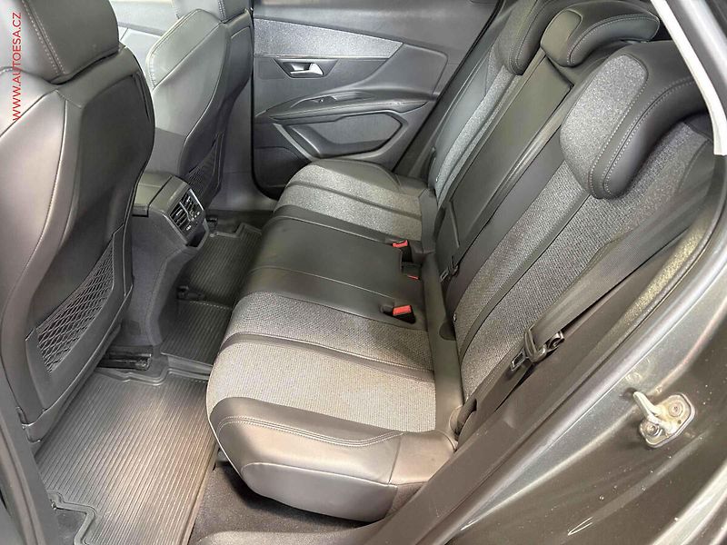 Peugeot 3008 (2017) 1.6 HDi, ČR, Allure, AT - fotka 10 z 17