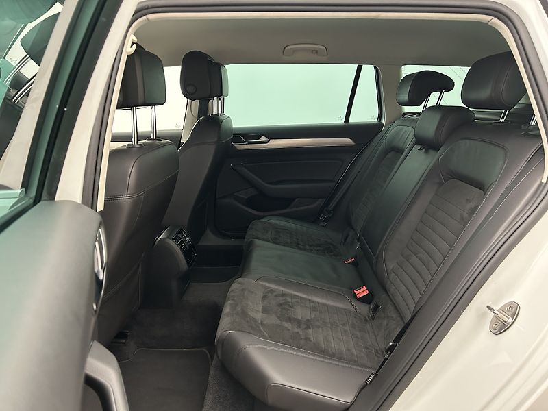 Volkswagen Passat Variant 2.0 TDI 4Motion 4x4 HIGHLINE - fotka 14 z 21