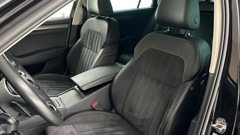 Škoda Superb 2.0 TSI DSG Style Combi - fotka 14 z 29