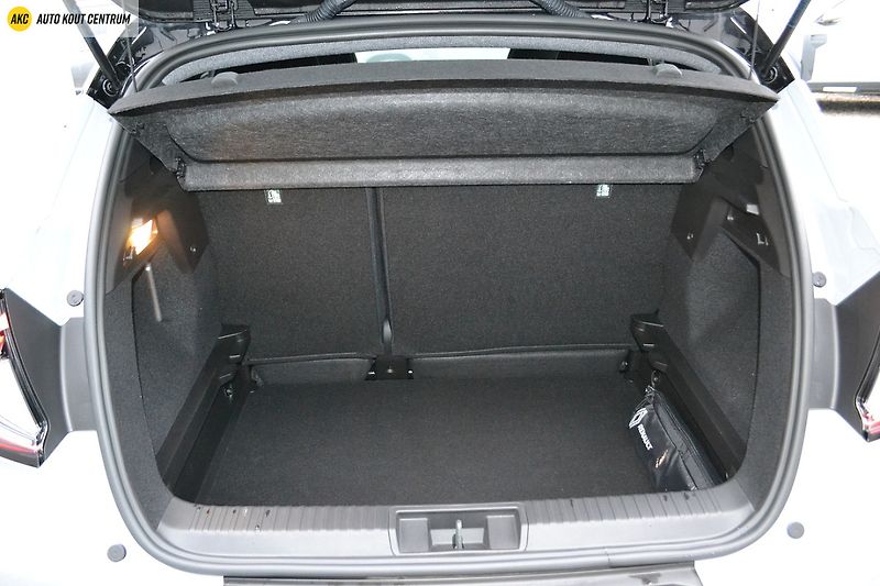 Renault Captur techno mild hybrid 140 - fotka 16 z 52
