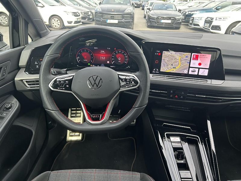 Volkswagen Golf GTI 180 KW - fotka 17 z 24
