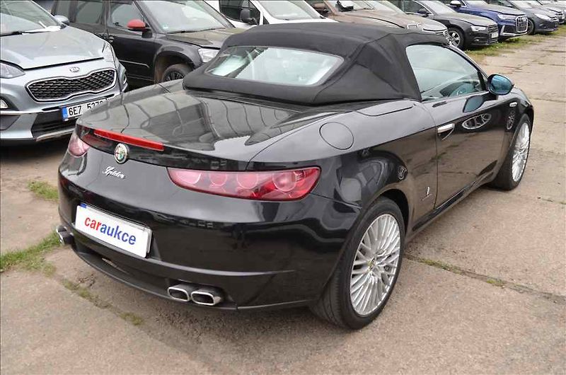 Alfa Romeo Ostatní (2010) SPIDER 2,2 JTS - fotka 4 z 23