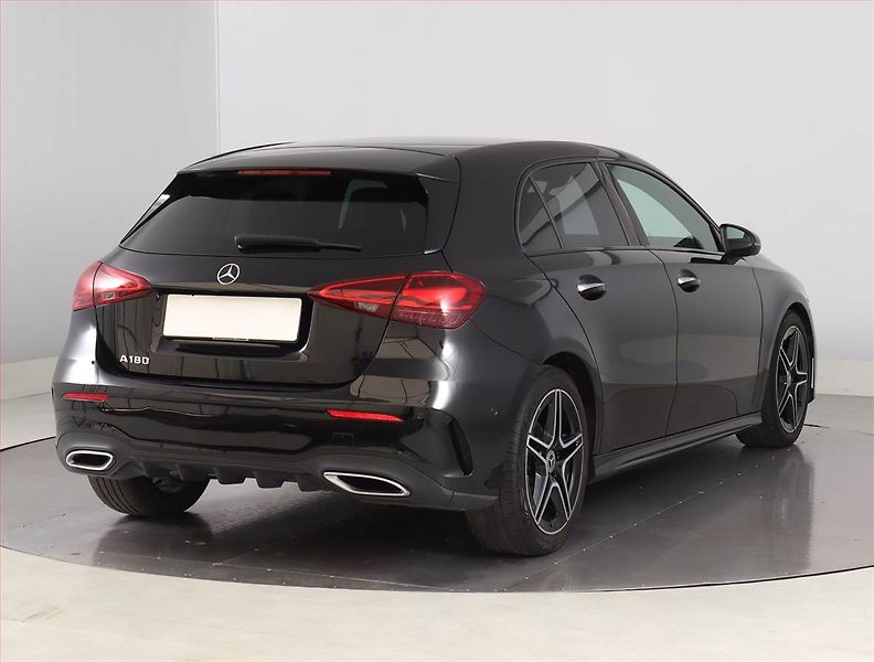 Mercedes-Benz Třídy A (2023) A 180 - fotka 5 z 20