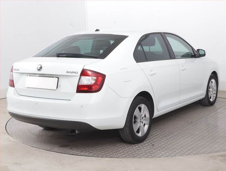 Škoda Rapid (2017) Ambition 1.0 TSI, Serv.kniha - fotka 5 z 15