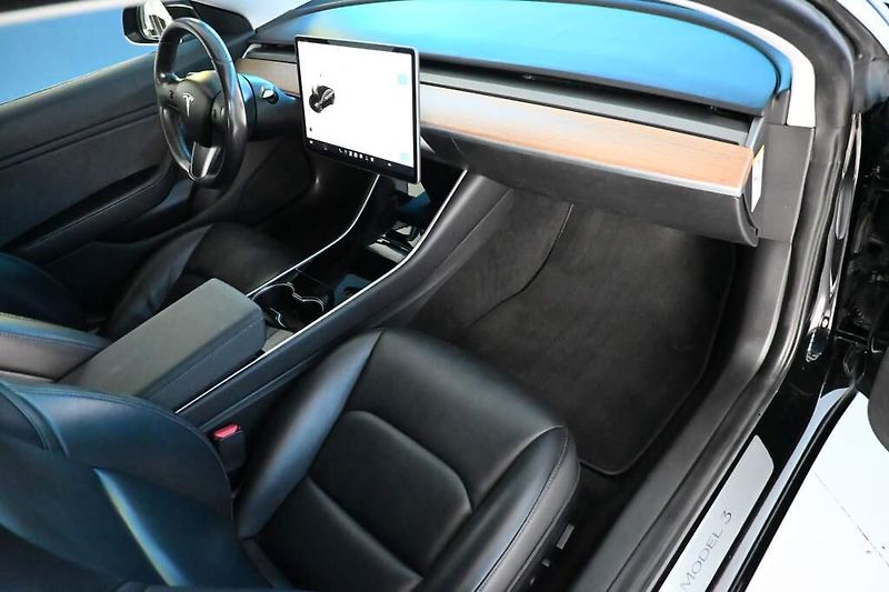 Tesla Model 3 (2019) AWD DUALMOTOR 350 KW LED Kamer - fotka 10 z 36