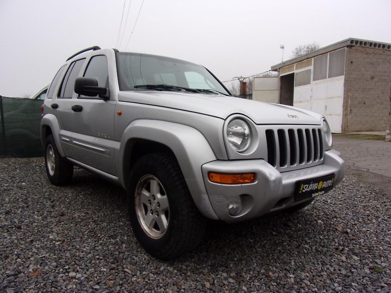 Jeep Cherokee (2004) 2.5 CRD 105kW 4X4  BEZ KOROZE - fotka 3 z 23