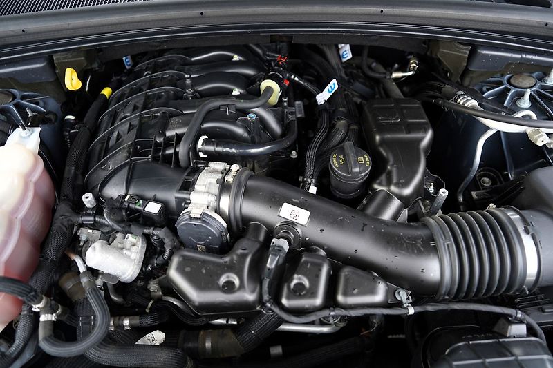 Jeep Grand Cherokee 3.6i V6 Long Limited/4x4/300PS - fotka 10 z 48