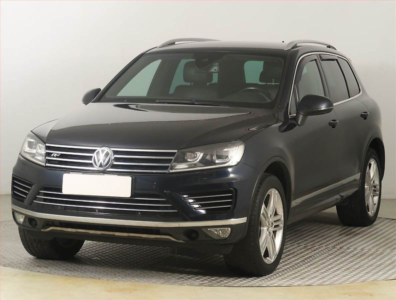 Volkswagen Touareg (2015) R-Line 3.0 TDI, 4X4, Automat - fotka 2 z 27