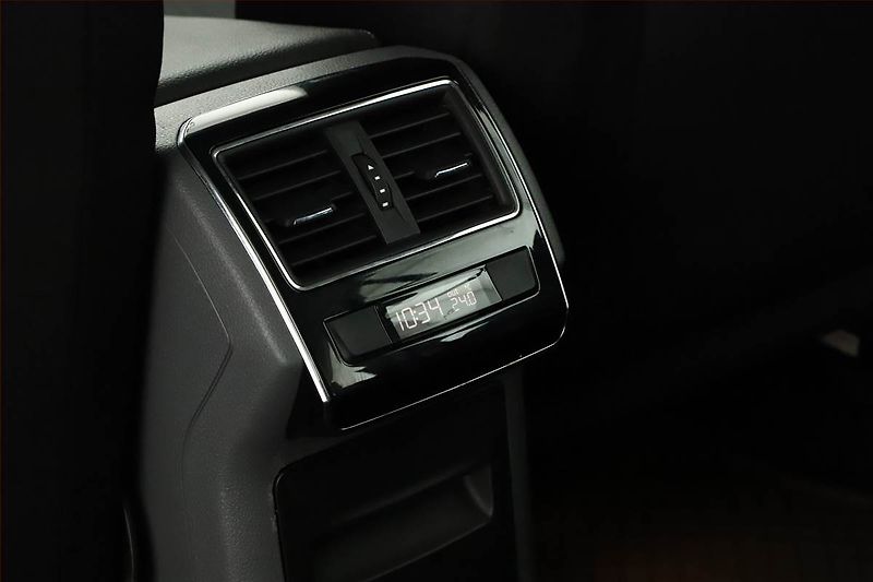 Škoda Superb (2016) 2.0 TDI 4x4, 4X4, Navi - fotka 16 z 19