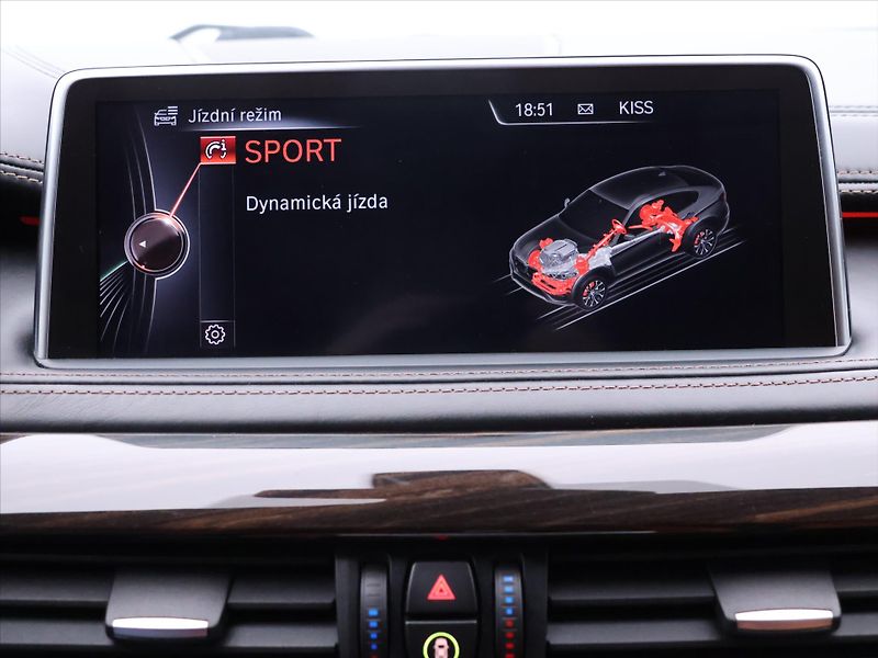 BMW X6 3,0 40d 230kW xD Aut. CZ LED - fotka 27 z 38