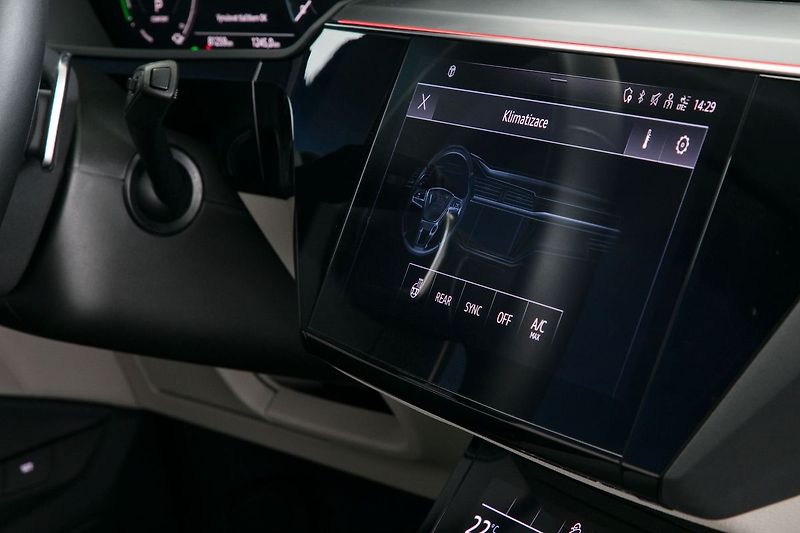 Audi e-tron 55 300kW Ventilace Matrix 360 - fotka 33 z 48