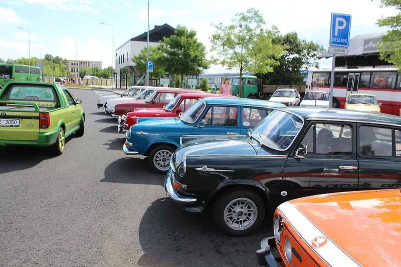 Škoda 120S.