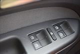 Volkswagen Touran 1,4 i 103KW AUTOMAT TAŽNÉ NAVI - náhled 23