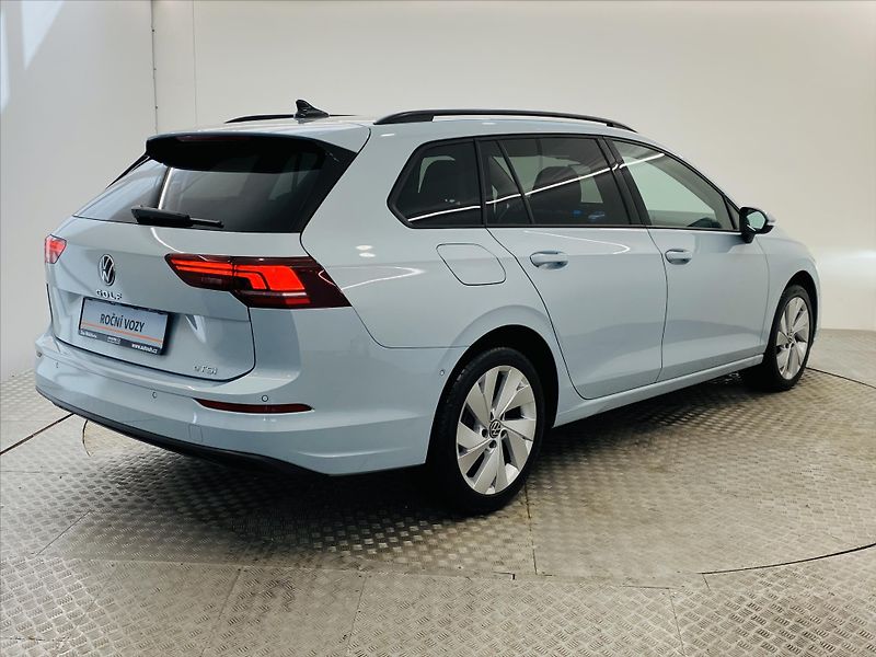 Volkswagen Golf 1,5 eTSI DSG 85kW LIfe - fotka 2 z 26