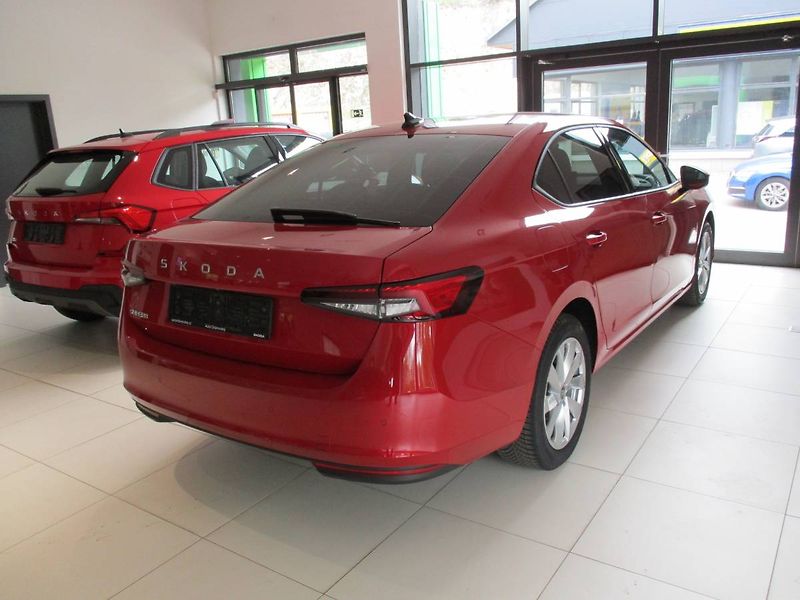 Škoda Superb liftback Selection 2,0TDI 110k - fotka 5 z 17