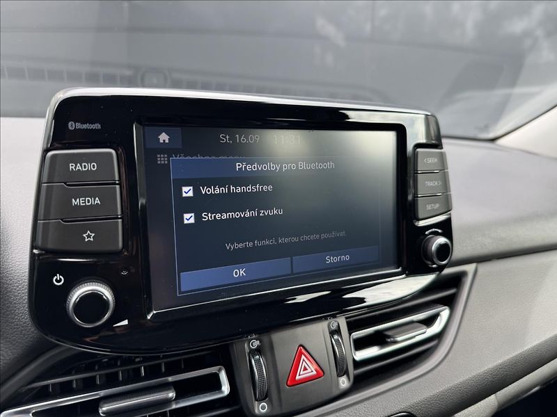 Hyundai i30 1,6 CRDI Smart ČR DPH - fotka 22 z 31