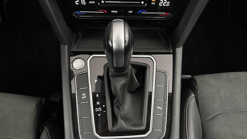 Volkswagen Passat 2.0 TDI DSG Elegance Variant - fotka 24 z 27