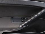 Volkswagen Golf (2017) 1.4 TSI, Automat, Navi - náhled 22
