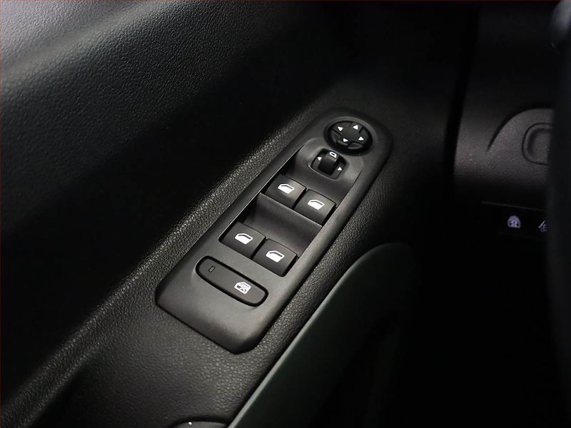Citroën Berlingo (2020) Feel 1.5 BlueHDi, 5Míst, ČR - fotka 12 z 13