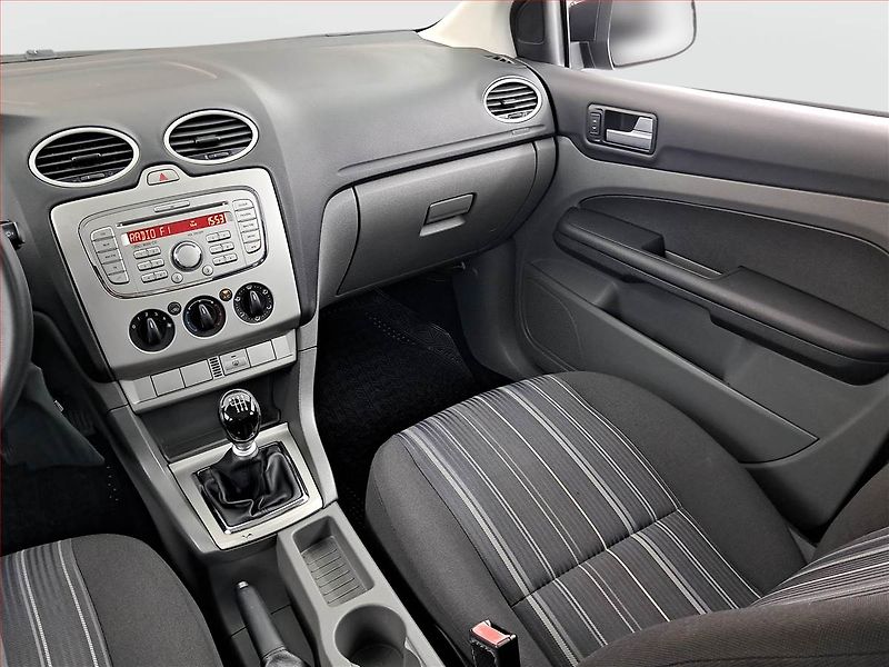 Ford Focus (2008) 2.0 TDCi, pěkný stav - fotka 8 z 14