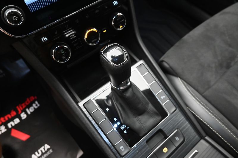 Škoda Superb 2,0 TDI 110 kW DSG STYLE Záruk - fotka 22 z 30