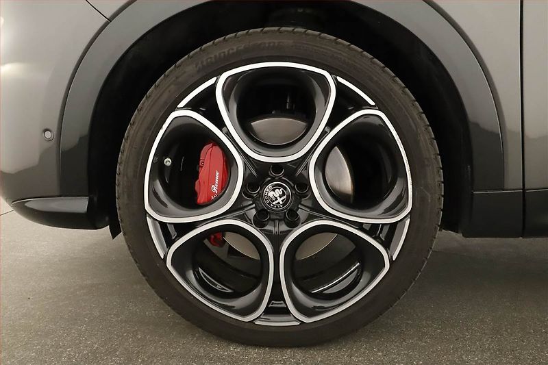 Alfa Romeo Tonale (2023) 1.5 VGT 48V MHEV - fotka 12 z 16