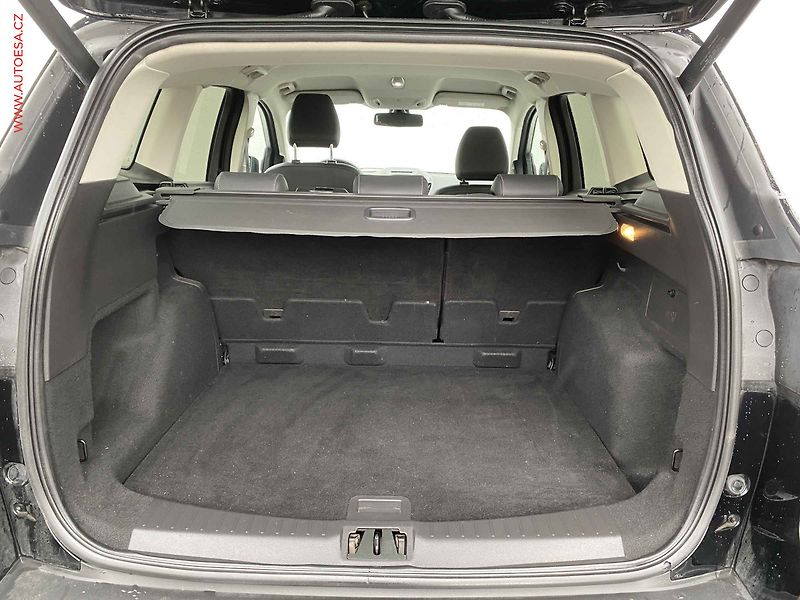 Ford Kuga (2019) 1.5 EB, Titanium, TZ, navi - fotka 7 z 17