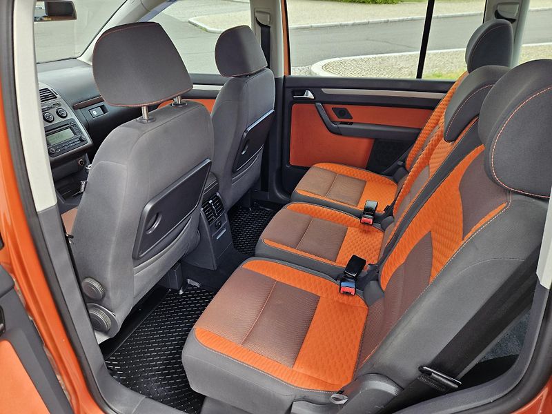 Volkswagen Touran (2007) CROSS 1.9TDI, SPLÁTKY  - fotka 12 z 22
