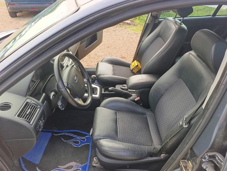 Ford Mondeo (2006) 2.0 TDCi - fotka 8 z 13