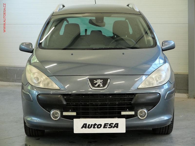 Peugeot 307 (2006) 1.6 HDI, AC, TZ, panor. - fotka 2 z 21