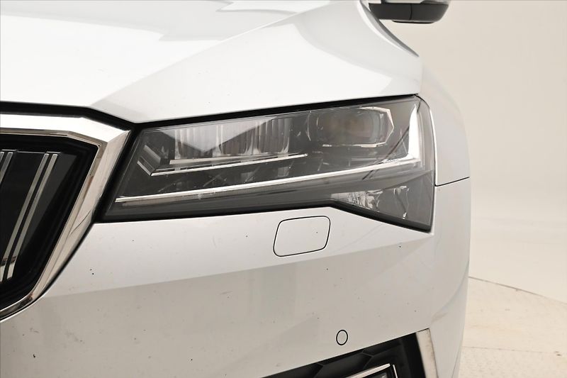 Škoda Superb 1,4 TSI iV 160KW DSG Ambition - fotka 29 z 31