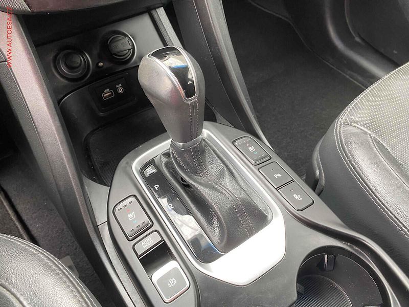 Hyundai Santa Fe (2016) 2.2 CRDi 4x4, Premium, AT - fotka 17 z 19