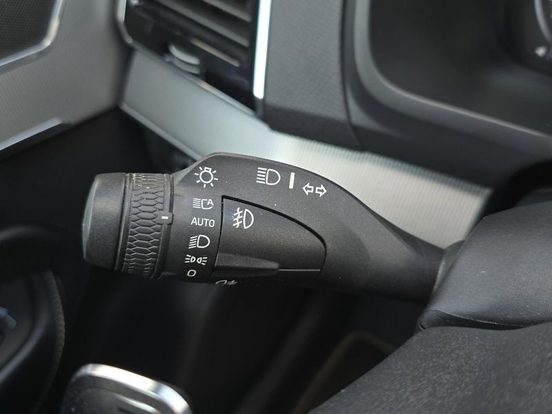 Volvo XC90 (2018) R Design D5 173kw 4x4, tažné, - fotka 12 z 27