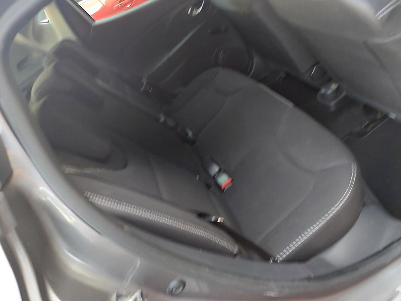 Renault Clio (2013) IV. Dynamique 1.2. 4 válec  - fotka 25 z 42