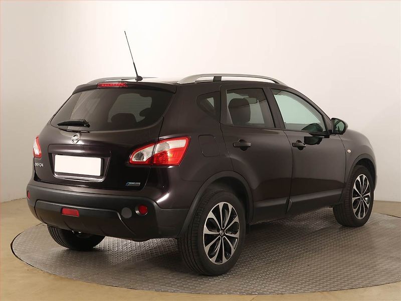 Nissan Qashqai (2013) 1.6 dCi, Serv.kniha, Navi - fotka 5 z 18