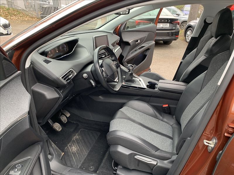 Peugeot 3008 1,2 PT ALLURE ČR,SERVISKA - fotka 11 z 16