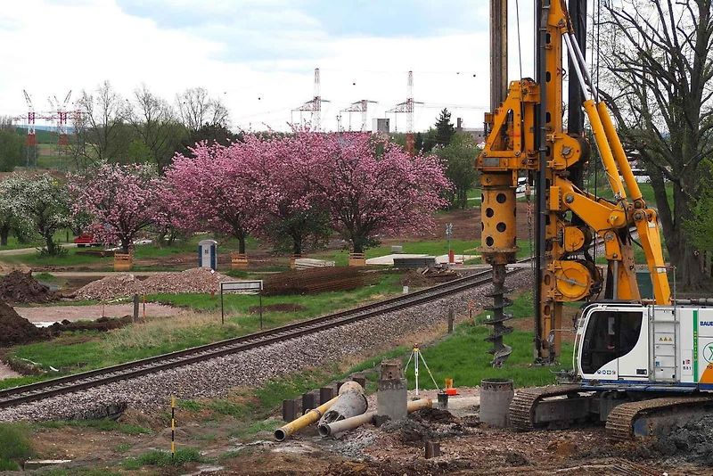 Snímky z výstavby dálnice D35 Džbánov - Litomyšl, duben 2025