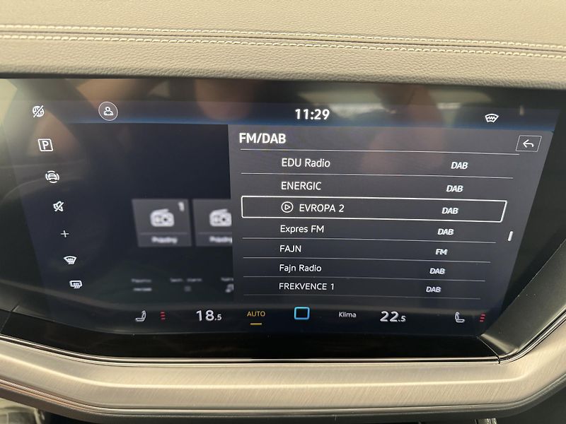 Volkswagen Touareg 3.0Tdi*1-MAJ*DPH*ELEGANCE* - fotka 31 z 43