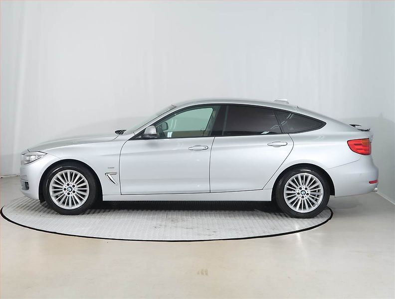 BMW Řada 3 (2016) Luxury Line 320d xDrive GT - fotka 3 z 18