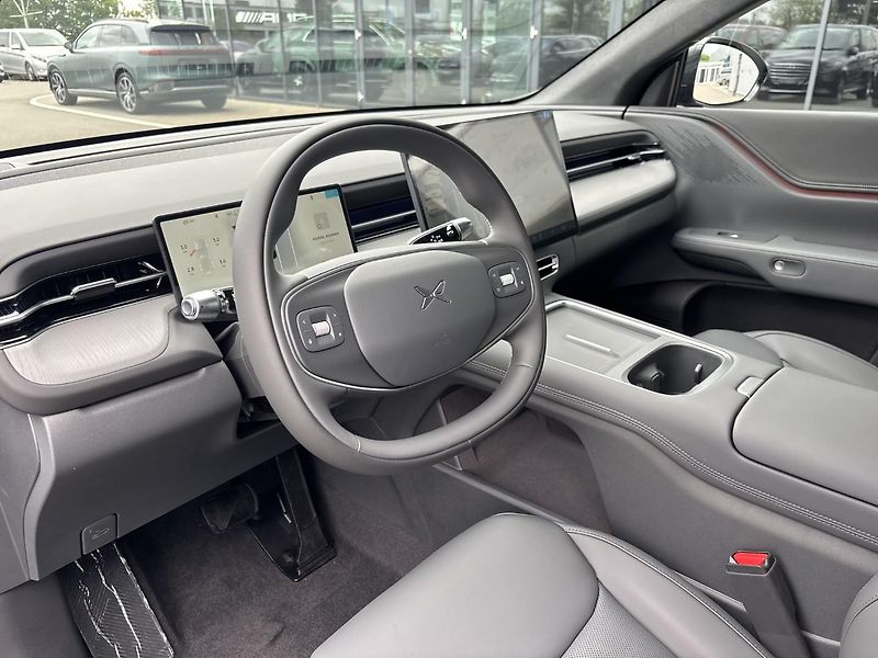 Xpeng G6 (2026) G6 BLACK EDITION AWD Perf - fotka 9 z 15