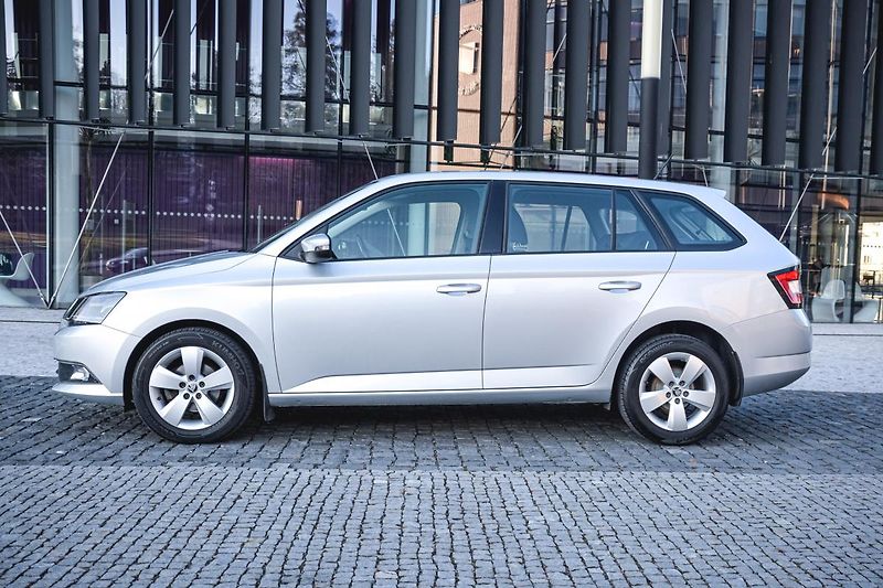 Škoda Fabia (2017) III 1.0 55kw Style Combi 1 MAJ - fotka 2 z 38