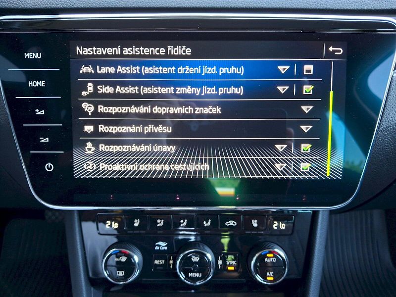 Škoda Superb (2024) Combi L&K DSG 4x4 2,0TSi 206kW - fotka 20 z 35