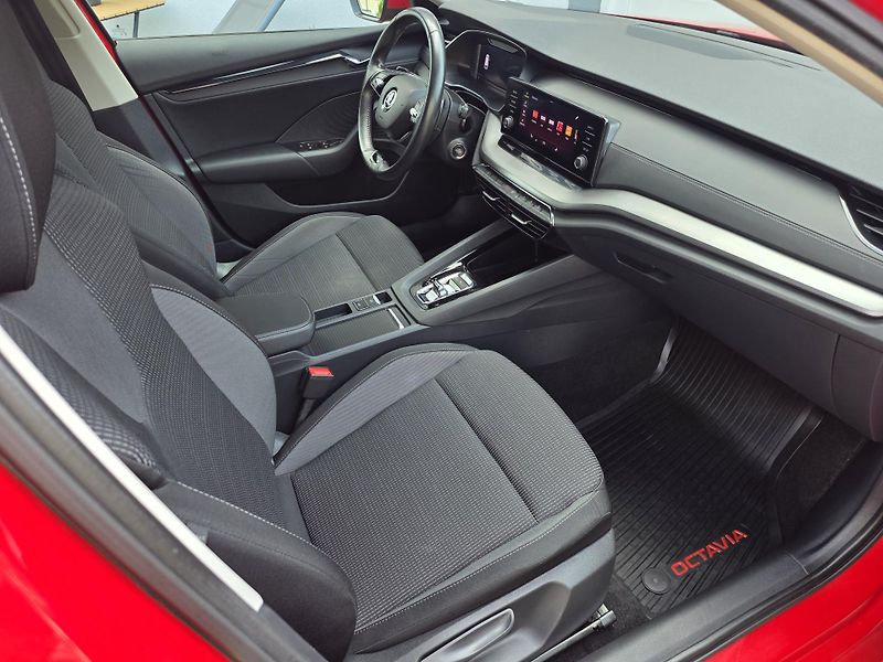 Škoda Octavia (2022) 2.0TDI AMBITION DSG ČR 1.MAJ - fotka 8 z 19
