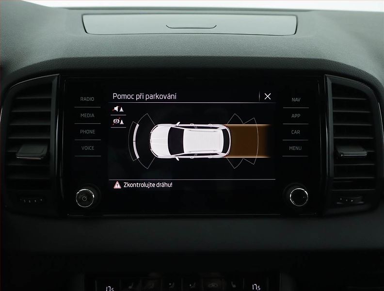 Škoda Karoq (2022) Sportline 1.5 TSI - fotka 15 z 16