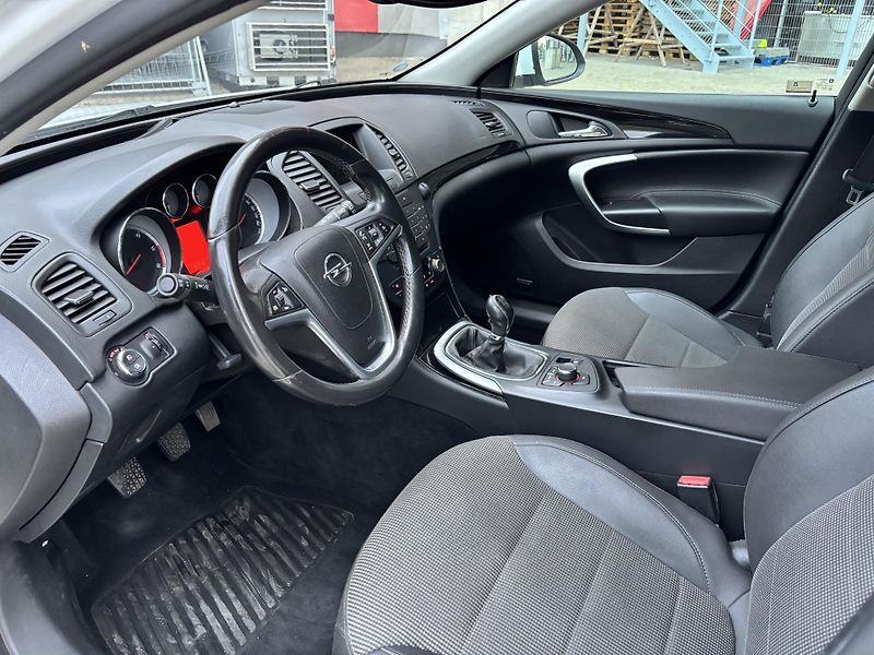 Opel Insignia (2011) 2.0 CDTI 4x4 tažné - fotka 14 z 18