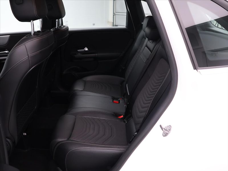 Mercedes-Benz Třídy B 1,5 180d 85kW Aut. Led Navi CZ - fotka 16 z 36