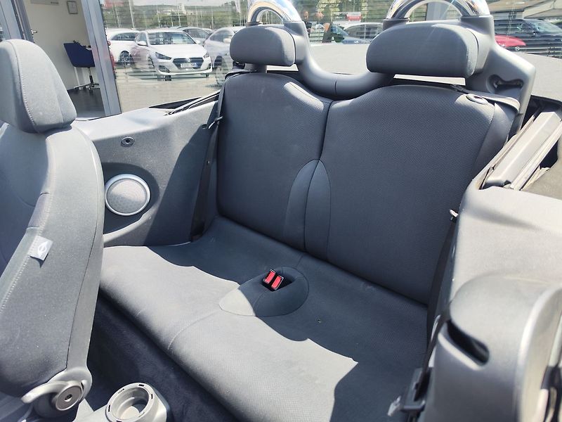 Mini Cooper 1.6 /66kW ONE Cabrio - fotka 16 z 29
